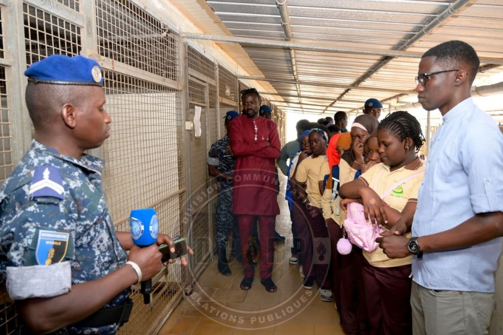 Le groupe scolaire Mame Koto à la découverte du centre cynotechnique de la gendarmerie
